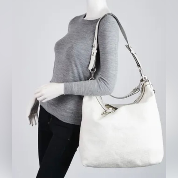 Gucci White Guccissima
Leather Icon Bit Large Hobo. - Picture 4 of 14